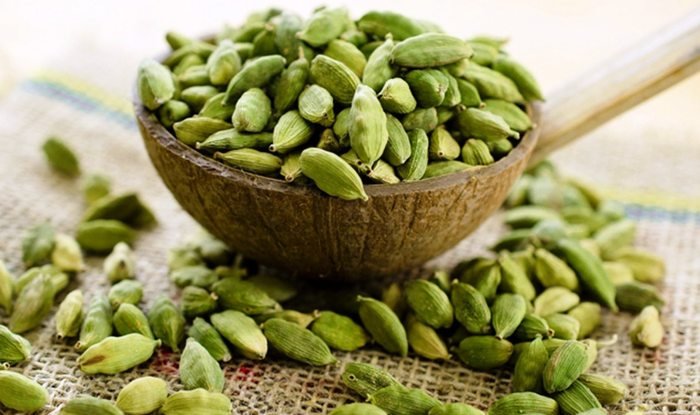 बेहद चौंकाने वाले हैं इलायची के फायदे, जानकर उड जाएंगे आपके भी होश