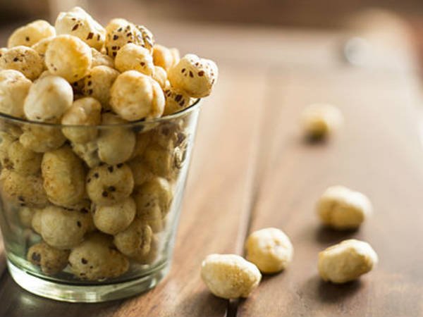 मखाने खाने से मिलते हैं इतने फायदे कि दवाइयां भी हो जाएं इसके सामने फेल | Fox Nuts (Makhana) - 12 Reasons Why You Should Eat Them - Hindi Boldsky