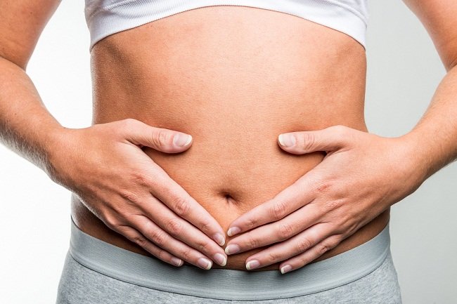 नाभि खिसकने पर घबराएं नहीं, अपनाएं ये आसान तरीके - if navel slip try these home remedy-mobile