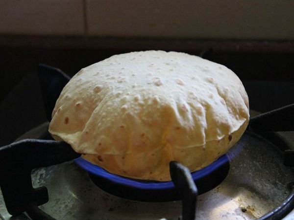 जानें, नरम-नरम रोटी बनाने के सिंपल तरीके | Simple Tricks To Make Soft Rotis - Hindi Boldsky