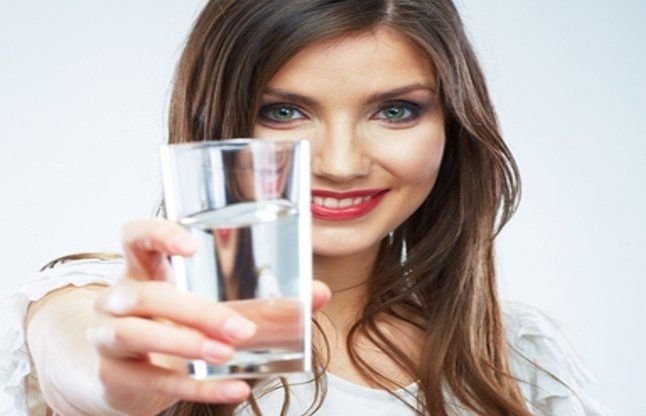 Drink A Glass Of Warm Water In The Morning, Warm Water Benefits - सुबह खाली पेट पिएं एक गिलास गर्म पानी, मिलेंगे ये 10 फायदे | Patrika News