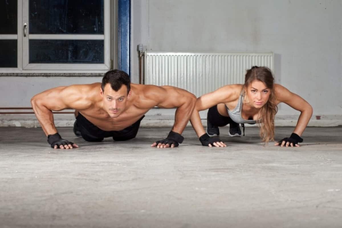Push-up Benefits: रोजाना पुश-अप्स करने से तेजी से कम होता है वजन, जानें इसके लाजवाब फायदे - Benefits of doing push ups everyday for everyone - Latest News & Updates in Hindi